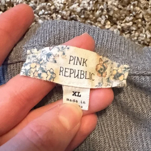 Three women’s tops bundle - Picture 6 of 7